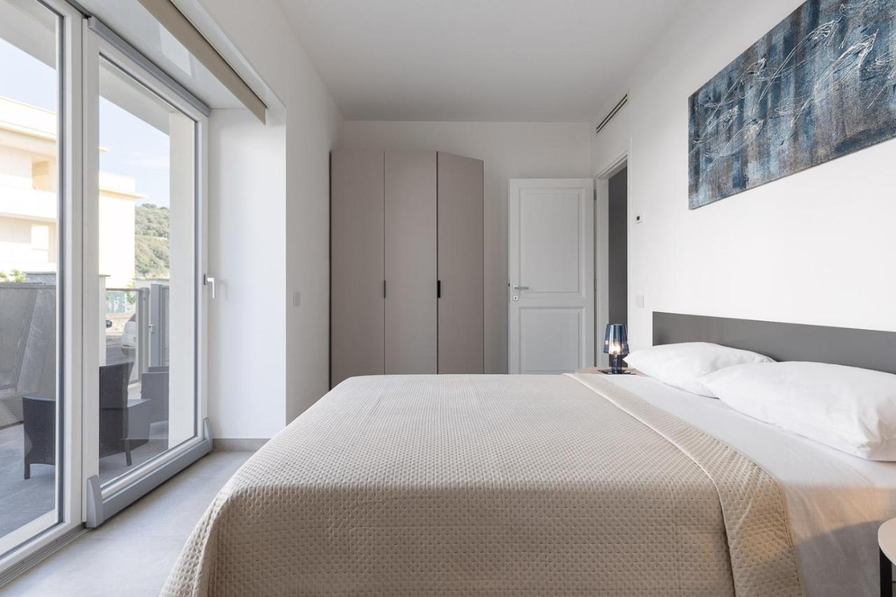 Oneweek Gaeta Suites And Apartments Eksteriør billede